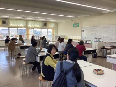 子どもたちを待っているところです